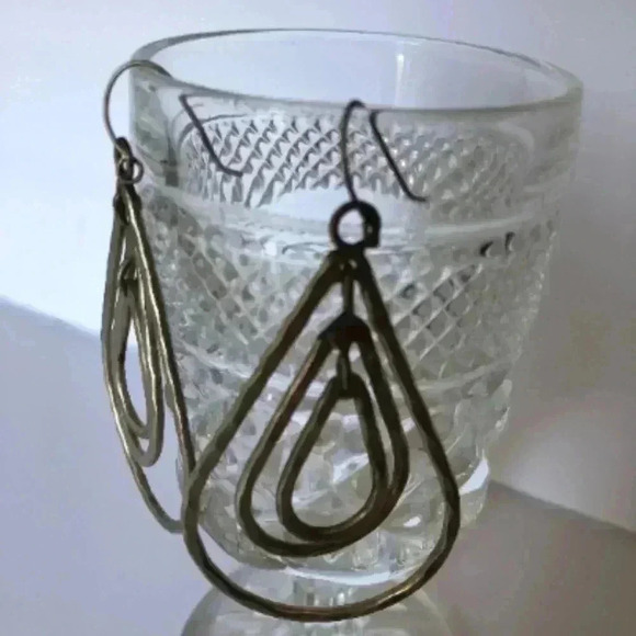 Vintage Steel hammered teardrops dangle earrings - Picture 6 of 7